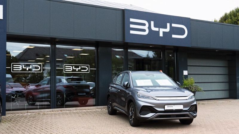 Glinicke ist einer der großen  Vertriebspartner für BYD in Deutschland.  Im Bild der BYD-Store in Minden.(Bild:  Glinicke)