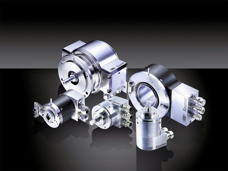 Die Multiturns arbeiten nach dem im bewährten Touchless-Encoder-Prinzip, bei dem ein IC die Umdrehungen zählt. Durch dieses „elektronische Getriebe“ sind die Geräte  äußerst robust und auch für sehr große Hohlwellen geignet.  (Bild: Baumer)