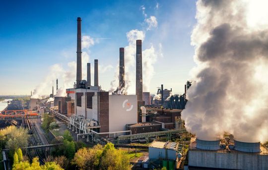 Das ist ein Blick auf die Salzgitter AG, einer der größten Stahlerzeuger Deutschlands. Es geht dem Konzern jetzt wieder so gut, dass er viel investiert, um in wenigen Jahren Millionen Tonnen von Wasserstoffstahl herstellen zu können. Hier mehr dazu...(Bild:  Salzgitter AG)