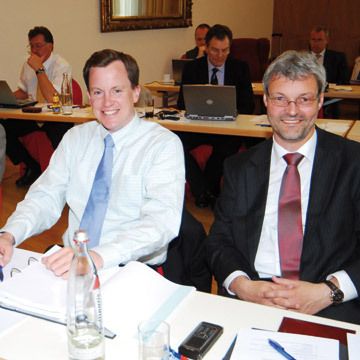 Recht so: Die ZDK-Rechtsexperten Ulrich Dilchert und Patrick Kaiser (v. re.). (Archiv: Vogel Business Media)