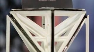 Die kombinierte Nutzung von additiver Fertigung und lastpfadgerechter Kohlefaserverstärkung erlaubt durch die Hybridisierung einen extrem hohen Leichtbaugrad. (Cikoni)