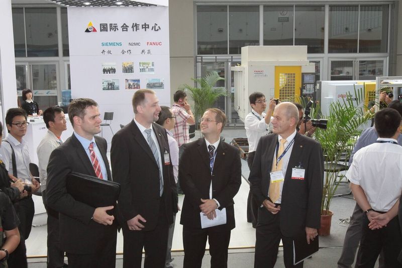 Auch hochrangige politische Delegationen kamen zur Messe. (Bild: AMB China)