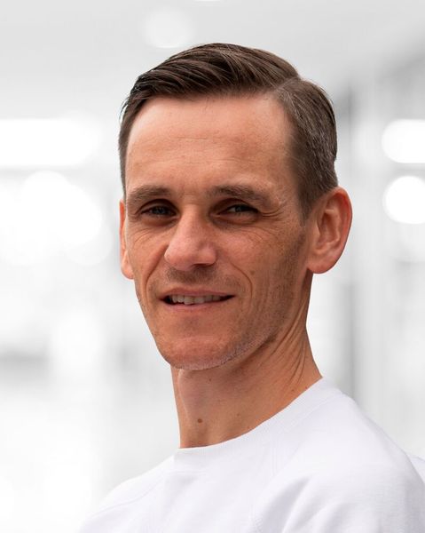 Holger Löbel, Director bei BASELABS GmbH, demonstriert, warum es auf „Positionierung, Content und Relevanz“ ankommt.  Das komplette Statement finden Sie in unserem ausführlichen  Trenddossier 2024. (Bild: Holger Löbel)