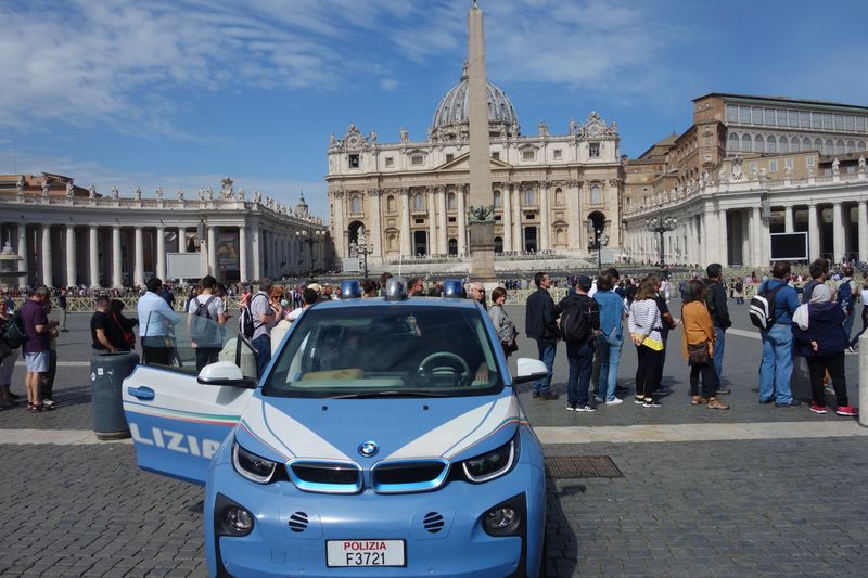 Dieses schnelle Auto ist für jegliche Verfolgungsjagd am Petersplatz bereit! (Bild: IT-BUSINESS)