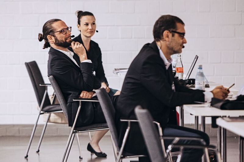 Impressionen der Fachtagung „Mehr Effizienz im Presswerk“ am 15. September 2021 in Würzburg. (Bild: VCG)