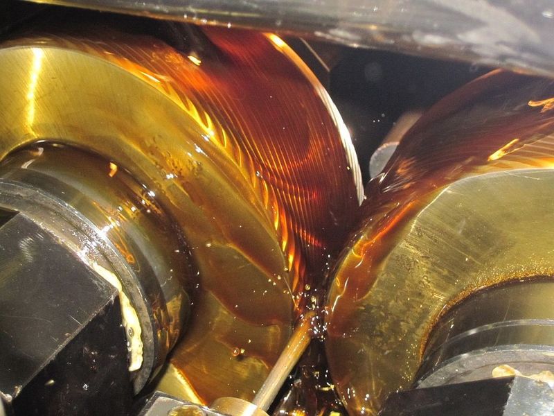 2   Herstellung der kleinen Kugelgewindetriebe: Rollvorgang einer kleinen Dimension. (Archiv: Vogel Business Media)