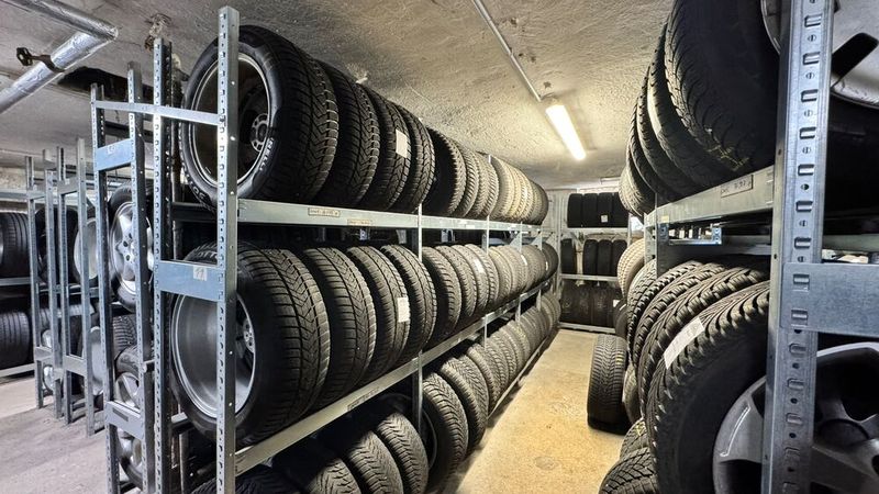 465 Radsätze lagern aktuell in den Regalen – zehn Prozent mehr als im Vorjahr, obwohl auf dem Land eigentlich jeder eine Garage hat. (Bild: Diehl – VCG)