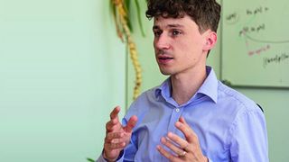 Abb. 1: Künstliche Intelligenz (KI) kann dabei helfen, Hauttumore zu diagnostizieren, sagt Christoph Becker, Leiter des Projektes „Intelligente Diagnostik“ am FZI Forschungszentrum Informatik. (FZI Forschungszentrum Informatik)