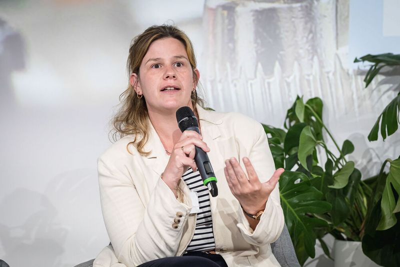 Anwenderkongress Steckverbinder 2023: Tag 1 mit Basisseminaren, Podiumsdiskussion und Posterslam. (Bild: Stefan Bausewein)