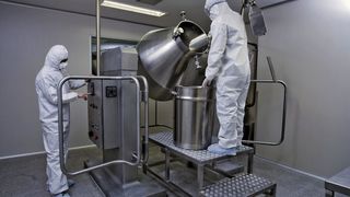 In den regulierten Industrien muss der Planer interne wie externe Regularien beachten. (Bilder: Triplan)