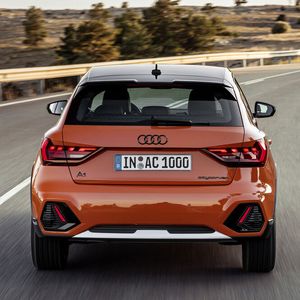 (Audi)