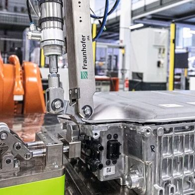 Circular economy in practice: in future, automated systems will save intact battery cells for reuse. (Image:Rainer Betz/Fraunhofer IPA)