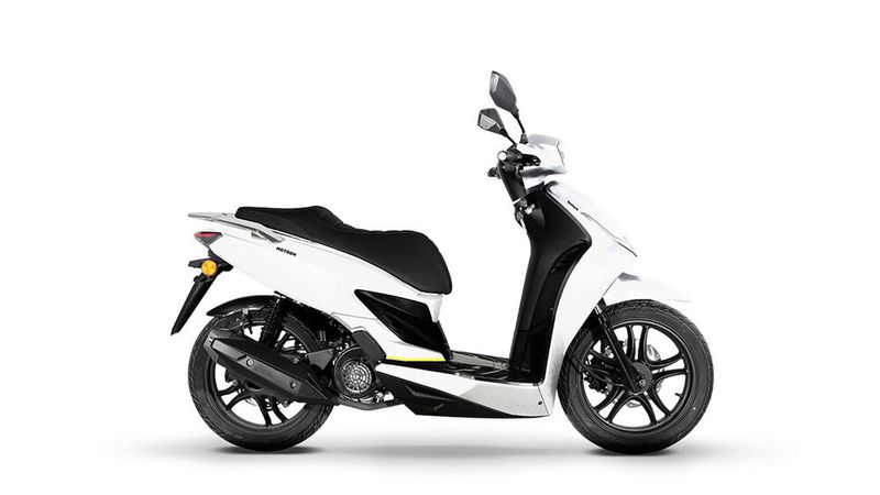 Mit dem Ventura 125 bietet Motron einen günstigen Großradroller (16 Zoll) mit luftgekühltem Einzylindermotor. (Bild: Motron)