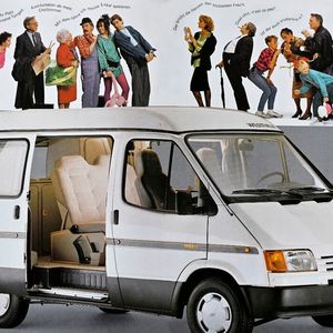 Die ursprünglichen Nugget-Wohnmobile sind heute ein Retro-Relikt aus den 80er Jahren, genau wie dieses Werbefoto aus jener Zeit.(Bild:  Ford)