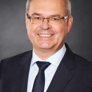 Jürgen Fleischer, wbk, Karlsruhe: Dank Simulationen von Komponenten, Baugruppen und Maschinen können wir unser Verständnis für mechanische Effekte in der Produktionsanlage erweitern. Dieses Wissen setzen wir ein, um Sensoren gezielt anzubringen und die erfassten Daten effizient zu interpretieren.“