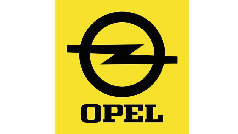 Ab 1970 werden klare Gestaltungsrichtlinien definiert. Der Blitz kommt nun größer, der Name Opel entpsrechend kleiner zur Geltung. Die Farbe Gelb als Unternehmensfarbe findet Einzug. (Bild: Opel)