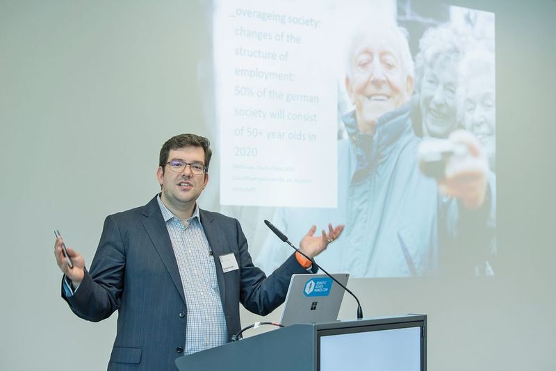 In einigen Bereichen lohnt es sich, dank der Automatisierung bereits wieder hierzulande anstatt in China zu produzieren.  Dominik B. O. Bösl, Senior Corporate Innovation Manager Kuka (Thomas Entzeroth)