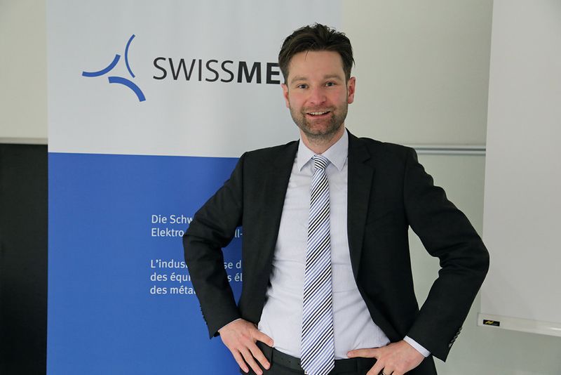 Pascal Forrer (Sales and Marketing Manager, DC Swiss) sagte, dass für duktile  und sich kaltverfestigende sowie sprödharte Werkstoffe das Gewindewirbeln ein perfektes Verfahren ist. (Bild: M. Böhm)