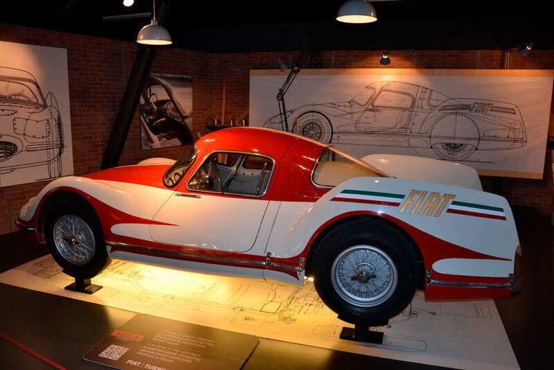 Eine Augenweide im Nationalen Automobilmuseum in Turin ist der Fiat Turbina aus dem Jahre 1954. Das Auto wurde seinerzeit gebaut, um den Einsatz von Gasturbinen zu testen. (Michel / »kfz-betrieb«)