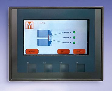 Die Bauteilerkennung wird über die Maschinensteuerung überwacht. Die Beladung selbst kann komplett mannlos erfolgen. (Bild: SMW-Autoblok)