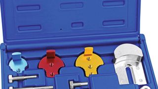 Das Rippenriemenwerkzeug ist für viele gängige Fahrzeuge geeignet. (Kunzer)