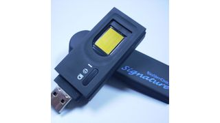 Verschlüsselung, Fingerprint und Selbstzerstörung sicher die Daten auf dem USB-Datenstick „Signature“. (Bild: Bioslimdisk)