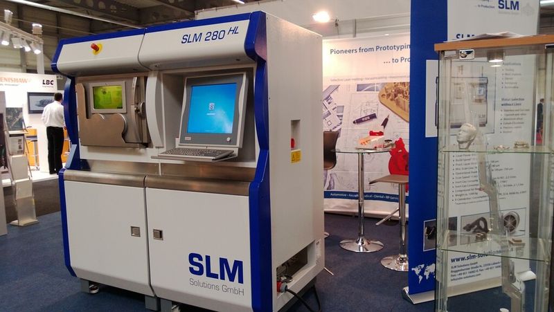 Neue Laserschmelzanlage von SLM Solutions mit Doppelstrahltechnik. (Bild: D.Quitter, konstruktionspraxis)