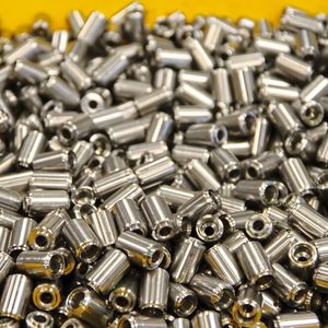 Ebauches de pistons en acier inoxydable usinées avec les tours Nakamura-Tome.(Source :  MSM)