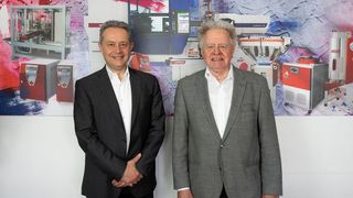 Die Wittmann-Gruppe fasst Bereiche zusammen und setzt dabei auf eine Doppelspitze. Von links: Michael Wittmann und Dr. Werner Wittmann leiten ab 1. Mai 2026 alle Geschäftsbereiche der Gruppe. (Bild: Wittmann-Gruppe)