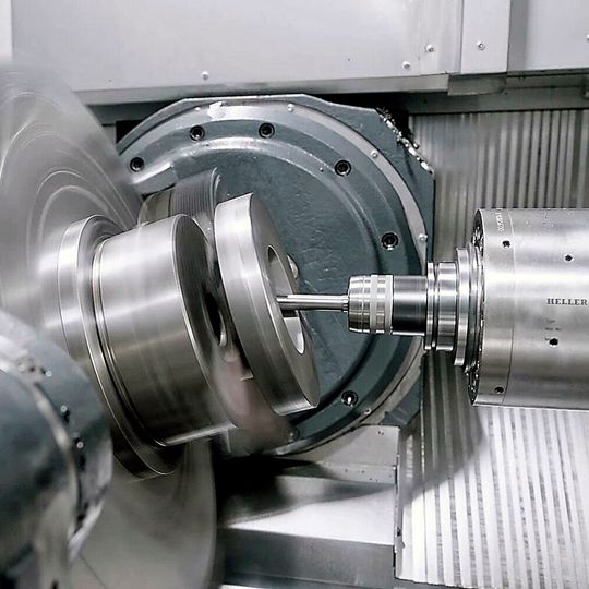 Power skiving on a Heller machining centre at the open house. Power skiving on a Heller machining centre at the open house.