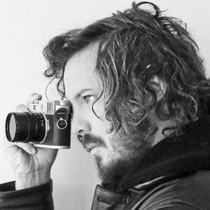 Hinter den Bildern und ihrer Inszenierung steckt der Fotograf Mathieu Cesar.(Bild:  Rebecca Delpech)