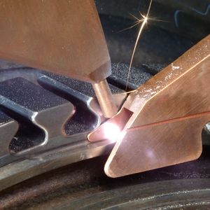 Bild 6: Reparatur eines Frontrotors mittels Auftragschweißen, in Kooperation mit Rolls-Royce Deutschland.