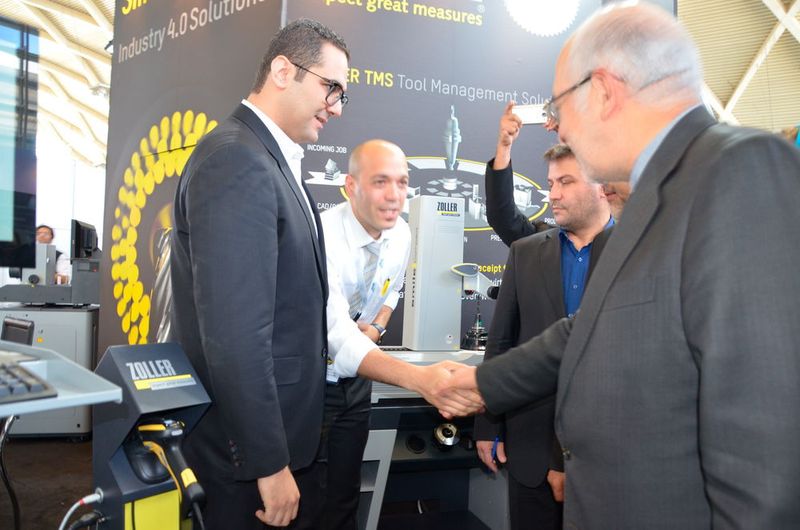 .... besuchte viele Aussteller persönlich. (Jablonski)