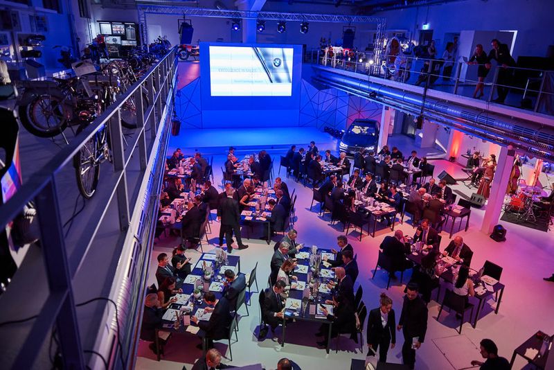 Die Verleihung fand im Gebäude der BMW-Group-Classic in München statt.  (BMW)