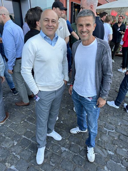 Tomas Oubailis und Murat Özden (r., LG) wollen erst am Wochende auf die Messe gehen. (Bild: Vogel IT-Medien GmbH)