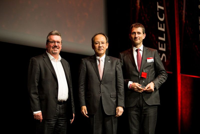 SVA System Vertrieb Alexander GmbH erhält den SELECT Award in der Kategorie EMEIA Best Infrastructure Partner 2017. (Fujitsu)