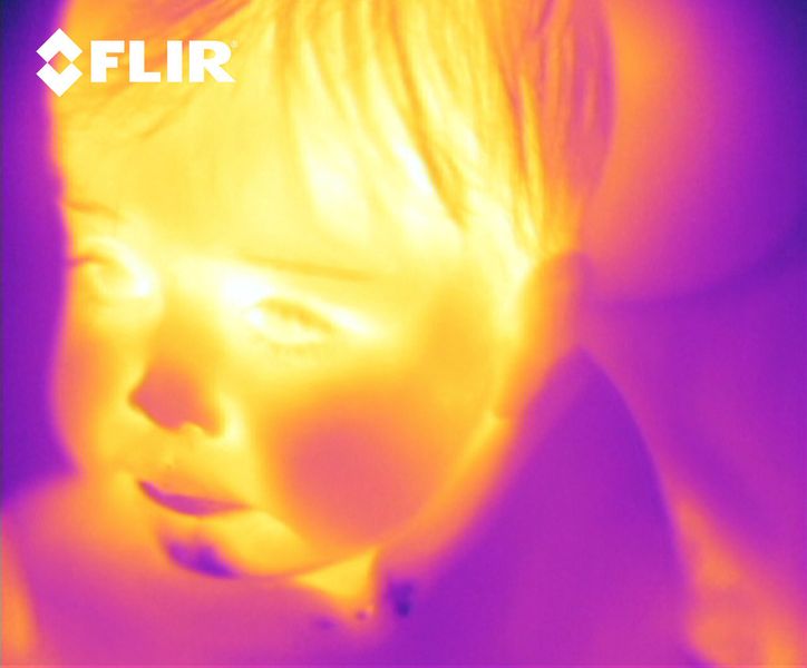 Wärmebild eines Kindes, aufgenommen mit Flir One (FLIR)