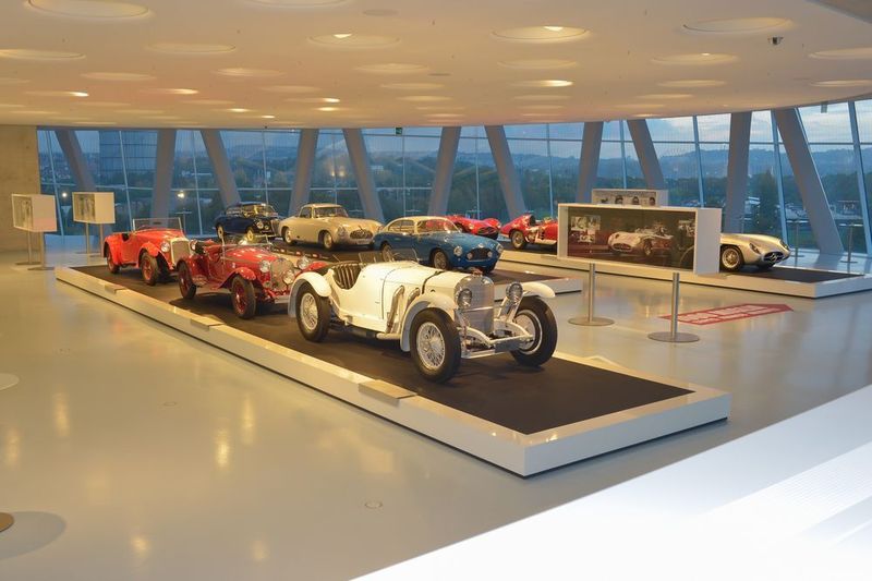Das Mercedes-Benz-Museum bietet einen Überblick über die Automobilgeschichte von den Anfängen bis heute. (Daimler)