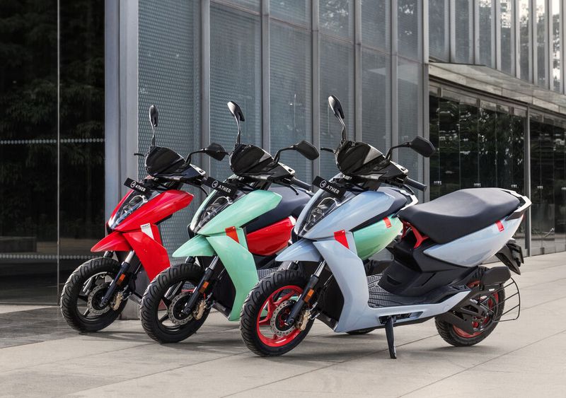 Ather hat in ganz Indien ein eigenes Ladenetz, das sogenannte Ather Grid, aufgebaut. Diese Gleichstrom-Schnellladestationen verwenden Athers eigene Lademethode und Stecker, um die Roller mit einer Geschwindigkeit von 1 km/min aufzuladen. (Bild: Ather Energy)