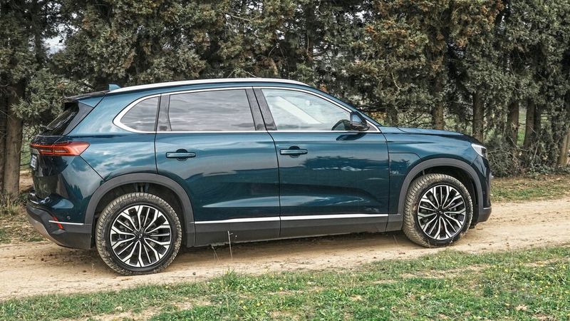 Zur Wahl stehen für den T10X Akkus mit 52,4 oder 88,5 kWh. Der große Akku reicht für maximal 523 Norm-Kilometer. (Bild: SP-X/Benjamin Bessinger)