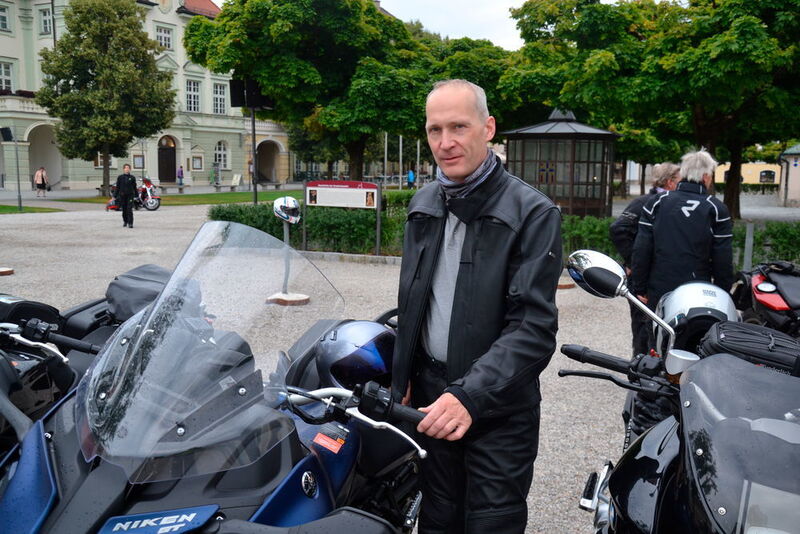 … Michael Butter (Gärtner’s Motorradshop) aus Dohna bei Dresden gehören zu den Stammgästen der Vogel-Tour sowie der Gruppe 9. Sie hatten zwei ganz besondere Motorräder dabei. Dazu später mehr. (Michel/»kfz-betrieb«)