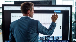 Digitale Elemente, wie ein Fahrkonfigurator, spielen eine wichtige Rolle im Entscheidungsprozess. (Bild: Promotor/T.Volz)
