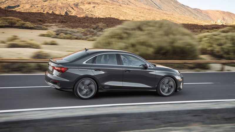 Zum Start, der sich  durch die Corona-Krise noch nach hinten verschieben kann, ist wie beim Sportback das Motorenangebot noch überschaubar. (Audi)