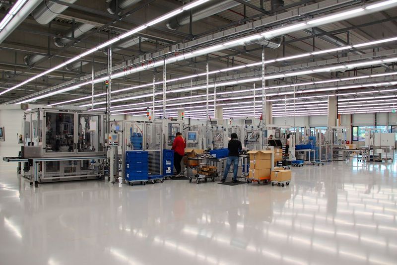 Das Produktionswerk ist 5.000 m² groß und wurde besonders nachhaltig gebaut. (Bild: EBM Papst)