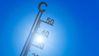 Im Juli war es teilweise extrem heiß. Die Stimmungskurve der Branche ist dennoch merklich abgekühlt und auf ein Jahrestief gefallen. (Bild: gemeinfrei)