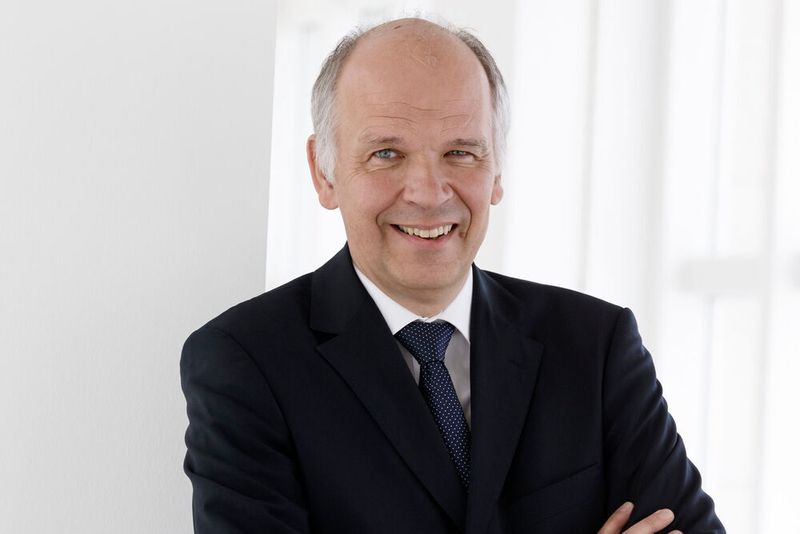 Ulrich Bastert, Leiter Vertrieb und Marketing Daimler Buses, geht Mitte des Jahres in den Ruhestand. (Daimler)