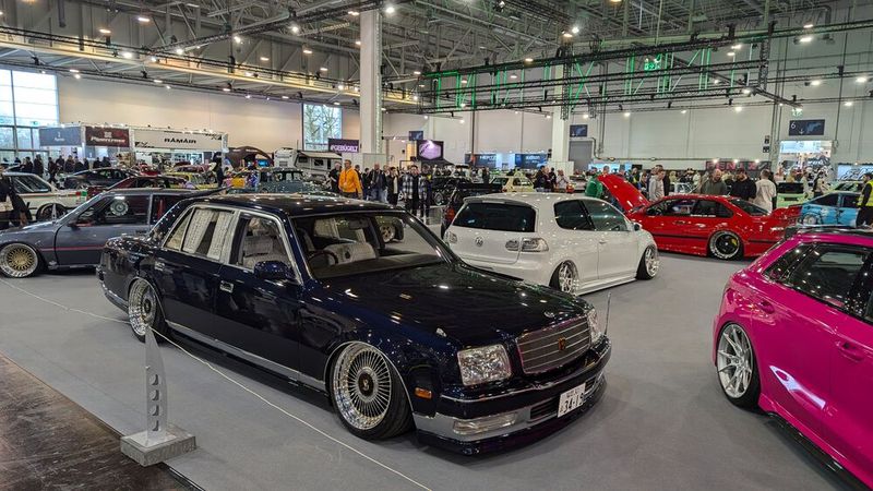 Ein absoluter Exot in Deutschland ist der Toyota Century, der nur in kleinen Stückzahlen als Staatslimousine gebaut worden ist. (Bild: Rosenow – VCG)