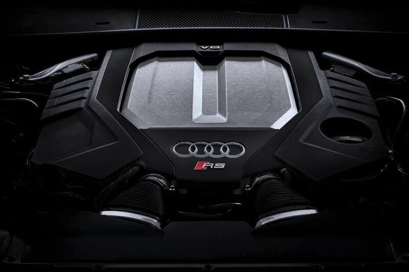 ... einem nahezu vollständig neu entwickelten Achtzylinder. (Audi)