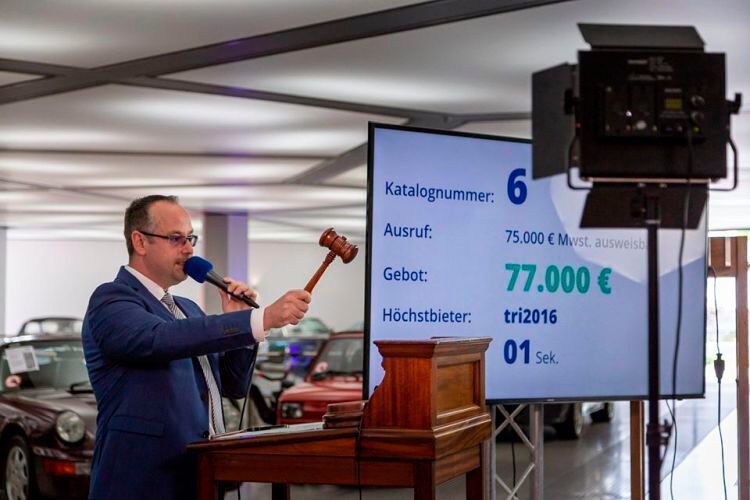 Den Abstand im wahrsten Sinne des Wortes gewahrt: Bei Classicbid kamen unlängst zum dritten Mal in dem Jahr Klassiker per Online-Auktion unter den Hammer. Weitere Veranstaltungen dieser Art sollen folgen. (Markus Metz)