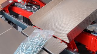 Kleine Bauteile sortiert die neue Anlage von Denipro dem Hersteller zufolge besonders schonend, effektiv und punktgenau. (Nino Resegatti, Denipro)